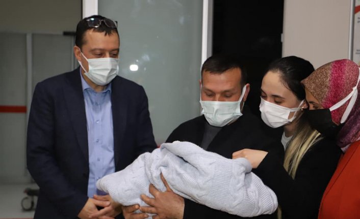 Trabzon'da yeni yılın ilk bebeği dünyaya geldi