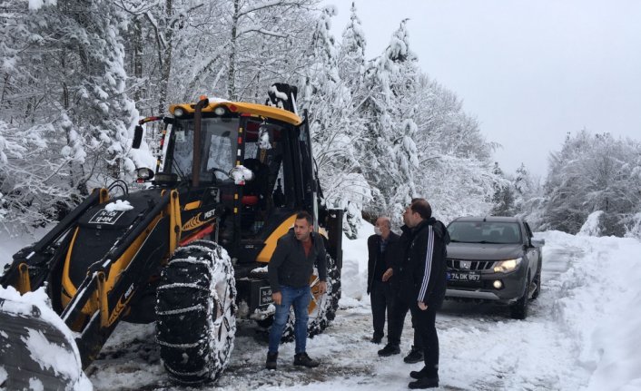 Ulus Kaymakamı Kılıç, karla mücadele çalışmalarını inceledi