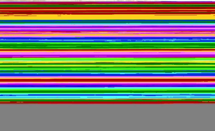 Emekli imam felçli eşine sevgi ve özenle bakıyor