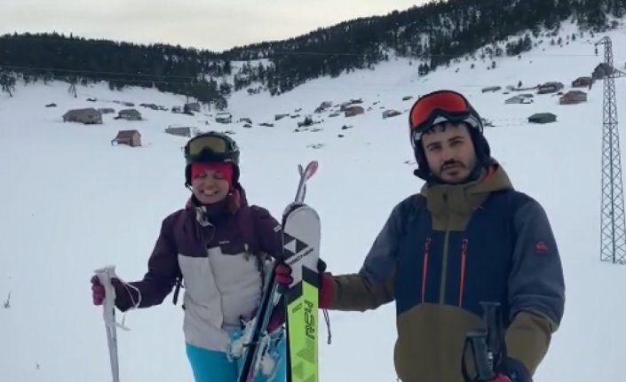 Kartalkaya'da kayak yaparken kaybolan tatilcileri JAK timi kurtardı