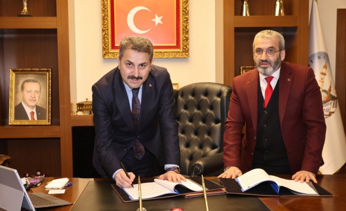 Tokat'ta yapımı tamamlanan mahalle yüzme havuzu belediye tahsis edildi