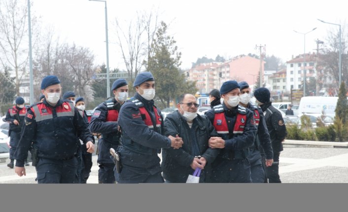 Bolu merkezli PKK/KCK operasyonunda yakalanan şüphelilerden 8'i adliyede