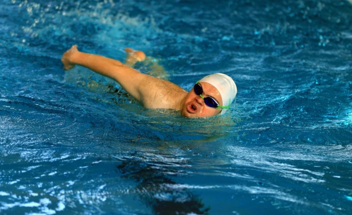 Down sendromlu milli yüzücünün şimdiki hedefi antrenörlük