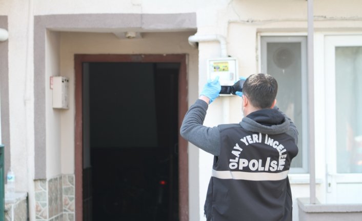 Düzce'de emekli öğretmen evinde ölü bulundu