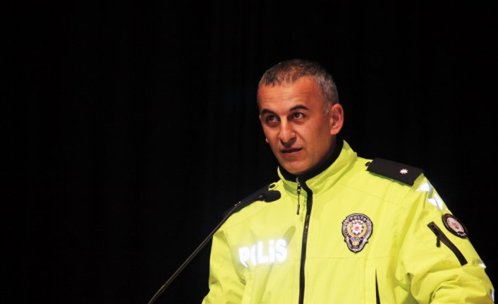 Ereğli'de moto kuryelere trafik eğitimi verildi