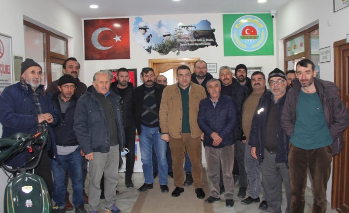 Havza'da çiftçiler kenevir ekimi ve garantili üretim konusunda bilgilendirildi