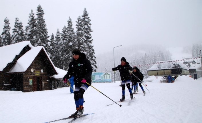 Kayak sezonu uzayan Ilgaz Dağı'nda sporcular mutlu