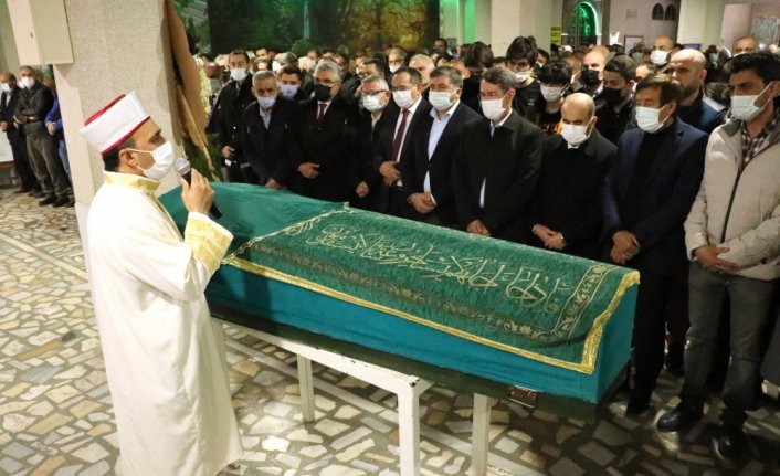 AK Parti'li Canikli'nin ablası Samsun'da toprağa verildi