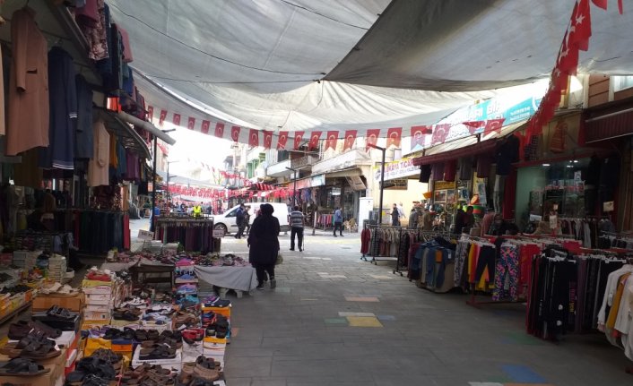 Alaplı'da esnaf bayrama hazır