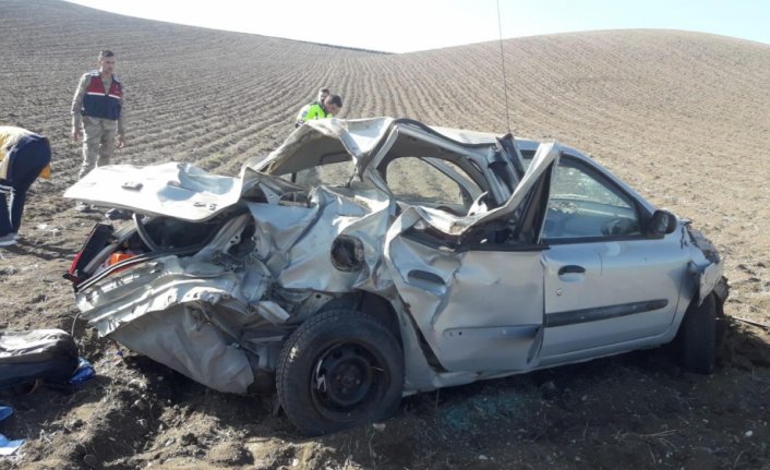 Amasya'da otomobilin devrilmesi sonucu 4 kişi yaralandı