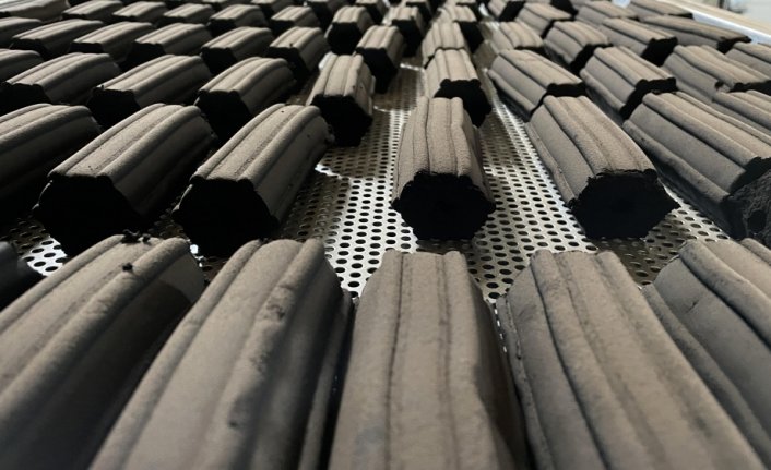 Çay çöpünden mangal kömürü üretimine başlandı