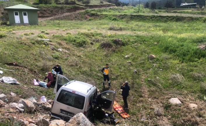 Çorum'da devrilen panelvandaki 5 kişi yaralandı