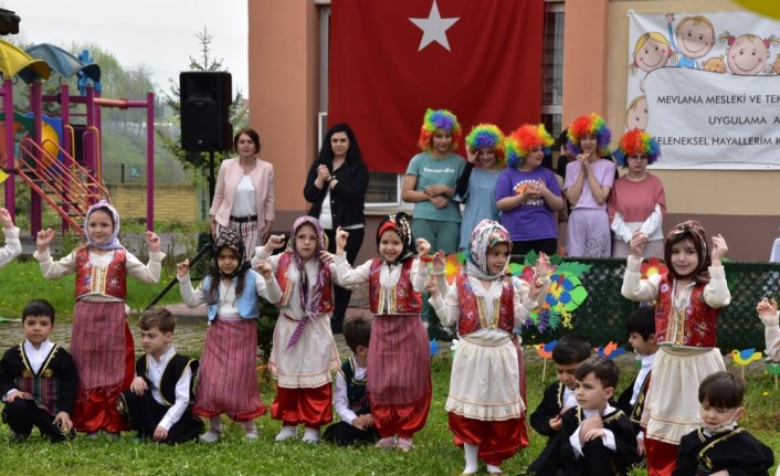 Düzce'de anaokulu öğrencileri hayallerini resme döktü