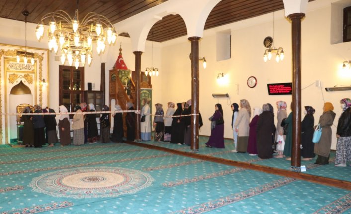 Havza'da Sakal-ı Şerif Kadir Gecesi'nde ziyarete açıldı