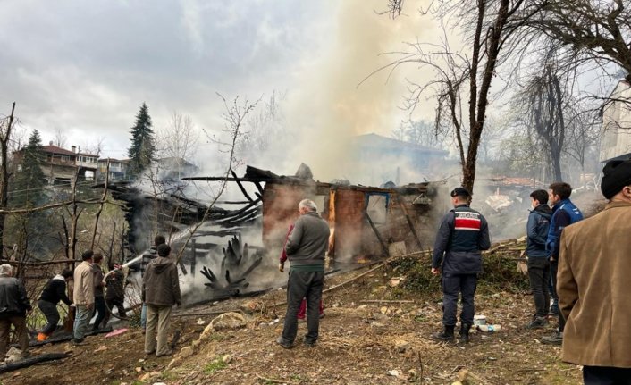 Kastamonu'da çıkan yangında 13 yaşındaki engelli çocuk hayatını kaybetti