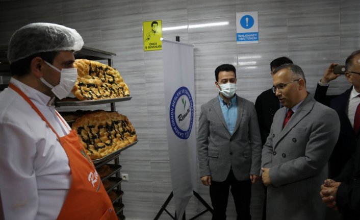 Rize'de meslek lisesi öğrencilerinin yaptığı ekmekler ihtiyaç sahiplerine ulaştırılacak