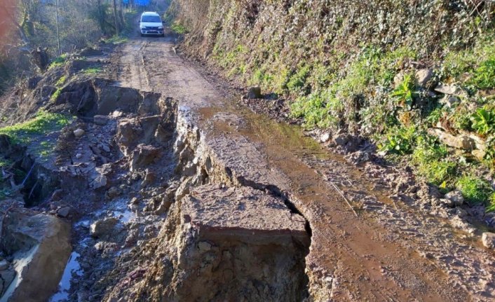 Sinop'ta 118 köy yolunda heyelan oluştu