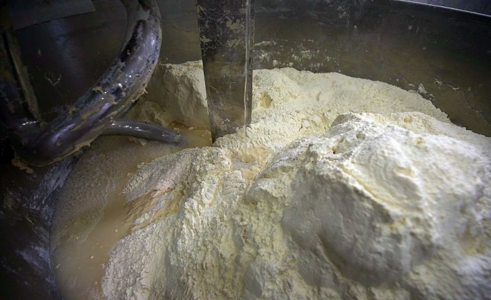 TÜRKİYE'NİN EKMEK KÜLTÜRÜ - Ramazan pidesi ustaları yoğun mesaide