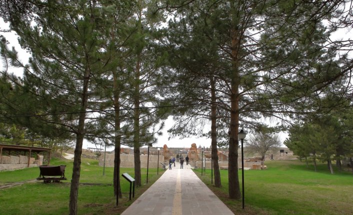 Alacahöyük Ören Yeri yeni turizm sezonunda konuklarını ağırlamaya başladı