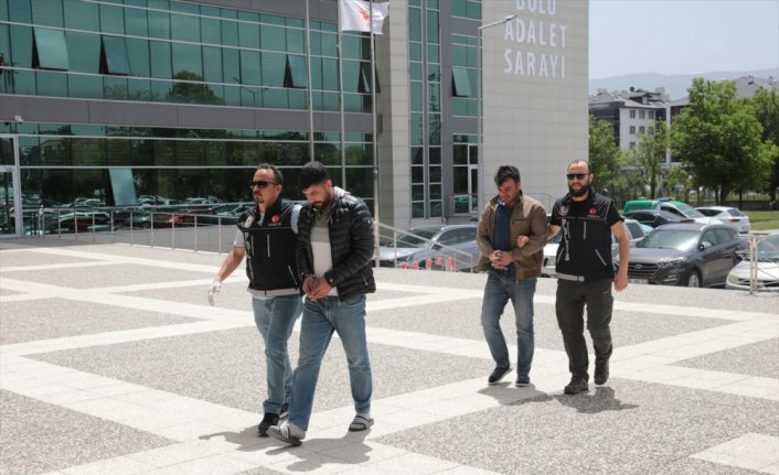 Bolu'da et yüklü kamyonda yaklaşık 5 kilogram esrar ele geçirildi