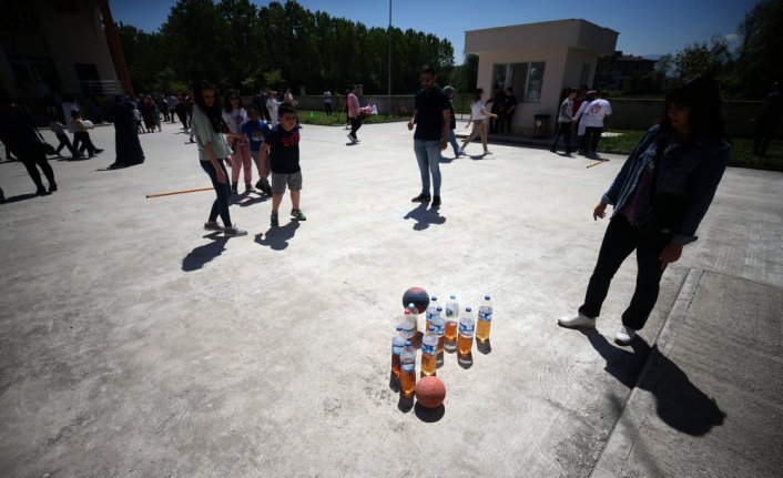 Düzce'de özel öğrenciler geleneksel oyunlarla eğlendi