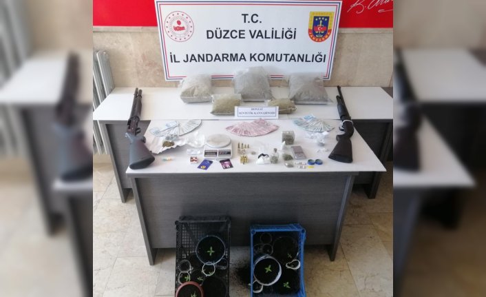Düzce'de suç örgütü operasyonunda yakalanan 16 şüpheliden 2'si tutuklandı