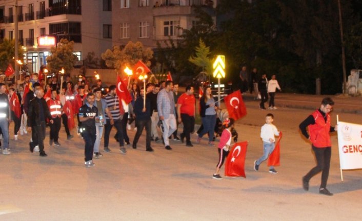 Taşova’da bayrak yürüyüşü düzenlendi