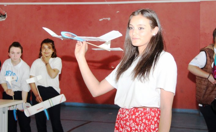 Taşova'da maket uçak yarışması yapıldı
