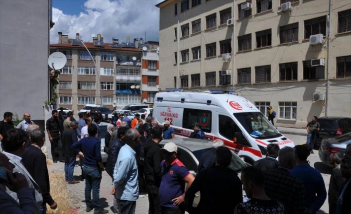 Tokat'ta buldukları havai fişek kutusunu ateşleyen 4 çocuk yaralandı