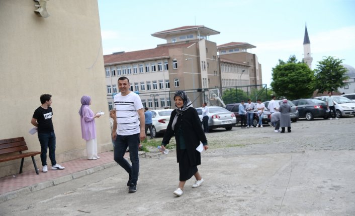 84 yaşında üniversite sınavına girdi