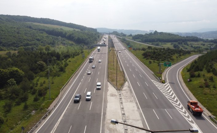 Anadolu Otoyolu'nun Bolu geçişinde İstanbul istikameti ulaşıma açıldı