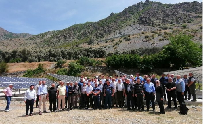 Artvin Valisi Doruk, güneş panelli sulama tesisinde inceleme yaptı