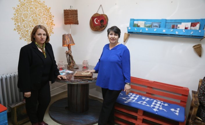 Artvin'de atıklar kadınların elinde kütüphaneye dönüştü