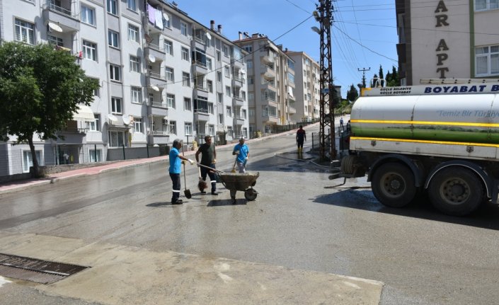 Boyabat'ta cadde ve sokaklarda yaz temizliği yapıldı