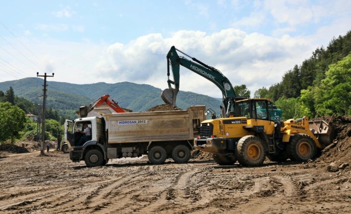 Bozkurt'ta selin izlerini silme çalışmaları devam ediyor