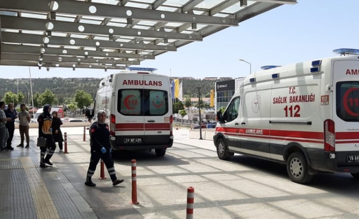 Çorum'da balkondan düşen çocuk yaralandı