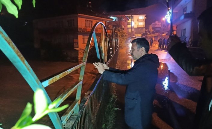 Düzce Valisi Atay, taşkın yaşanan Yığılca'da incelemede bulundu: