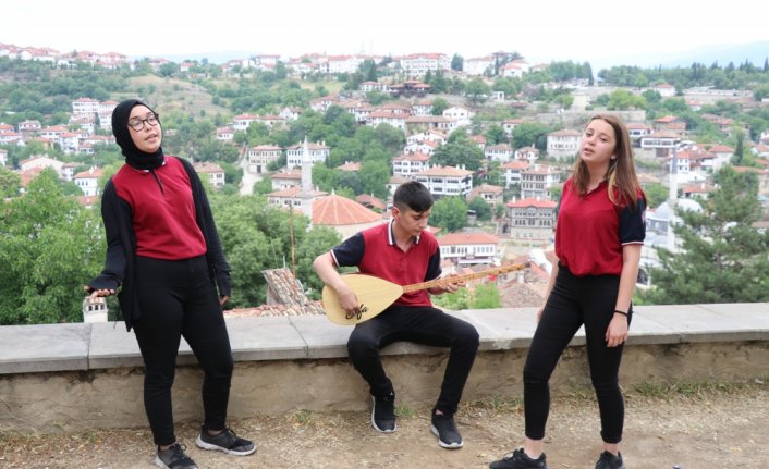 Gönüllü kültür elçisi öğrenciler, Karabük'ü internet üzerinden tanıtıyor