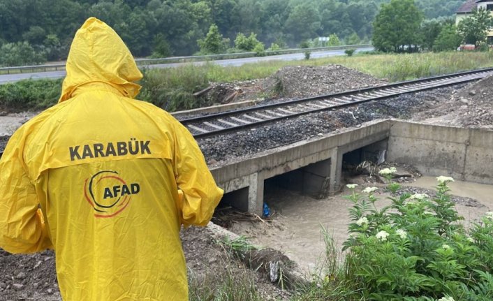 Karabük'te sağanak hayatı olumsuz etkiliyor