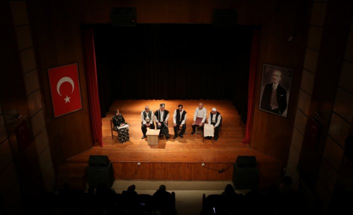 Kastamonu'da görme engelliler tiyatro oyunu sahneledi