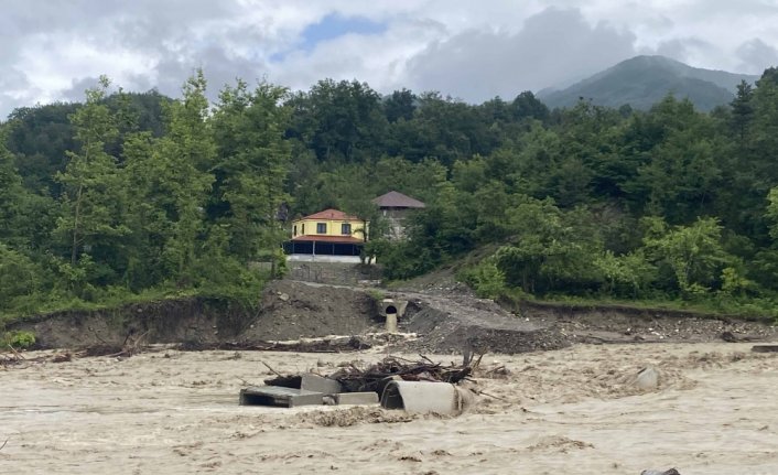 Sinop Ayancık'ta yağış nedeniyle 3 köy geçici olarak boşaltıldı