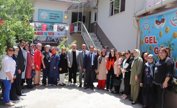 Yusufeli Halk Eğitimi Merkezinin yıl sonu sergisi açıldı