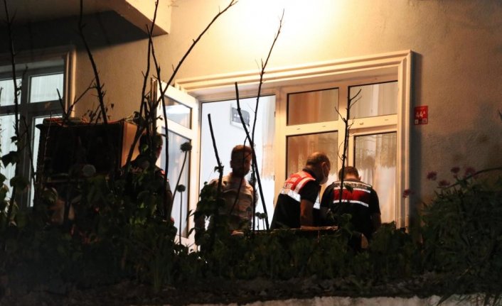 Zonguldak'ta birlikte yaşadığı kadını ve kızını öldüren kişi intihar etti