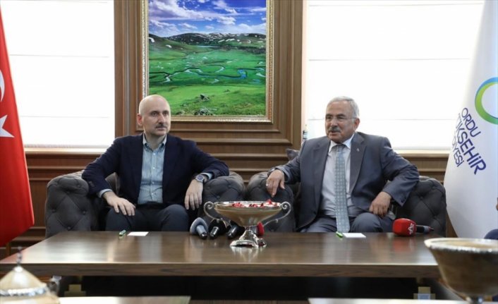 Bakan Karaismailoğlu, Ordu'da ziyaretlerde bulundu