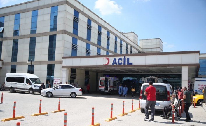 Düzce'de üzerlerine kimyasal madde sıçrayan 3 işçi ağır yaralandı