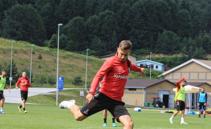 Fatih Karagümrük, yeni sezon hazırlıklarını Topuk Yaylası'nda sürdürüyor