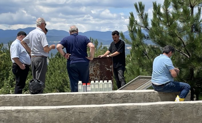 GÜNCELLEME - Bolu'da 20 kişi zehirlenme şüphesiyle hastaneye kaldırıldı