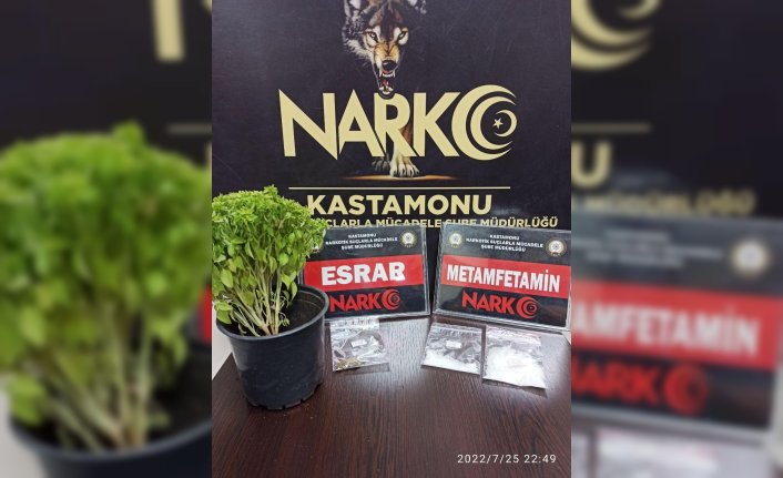 Kastamonu'da uyuşturucu ile yakalanan 4 şüpheliden ikisi tutuklandı