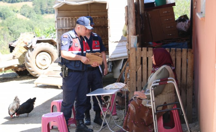 Kendisini jandarma olarak tanıtarak dolandırıcılık yapan kişi tutuklandı