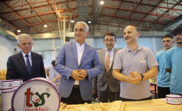 Meslek lisesi öğrencilerinin yapacağı ahşap oyuncaklar anaokullarına verilecek